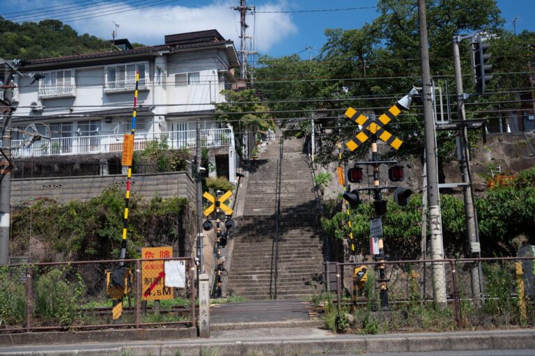 「蒼穹のファフナー」尾道聖地巡礼ガイド｜踏切・真壁家・向島の撮影ポイントを実際に巡ってみた