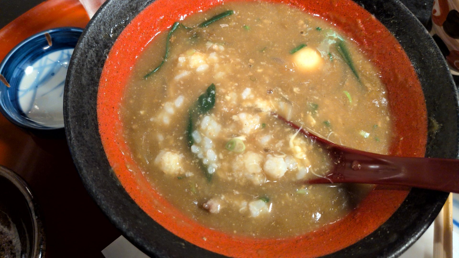 豊橋カレーうどんを食べたあと、カレーの下から出てきたとろろとご飯